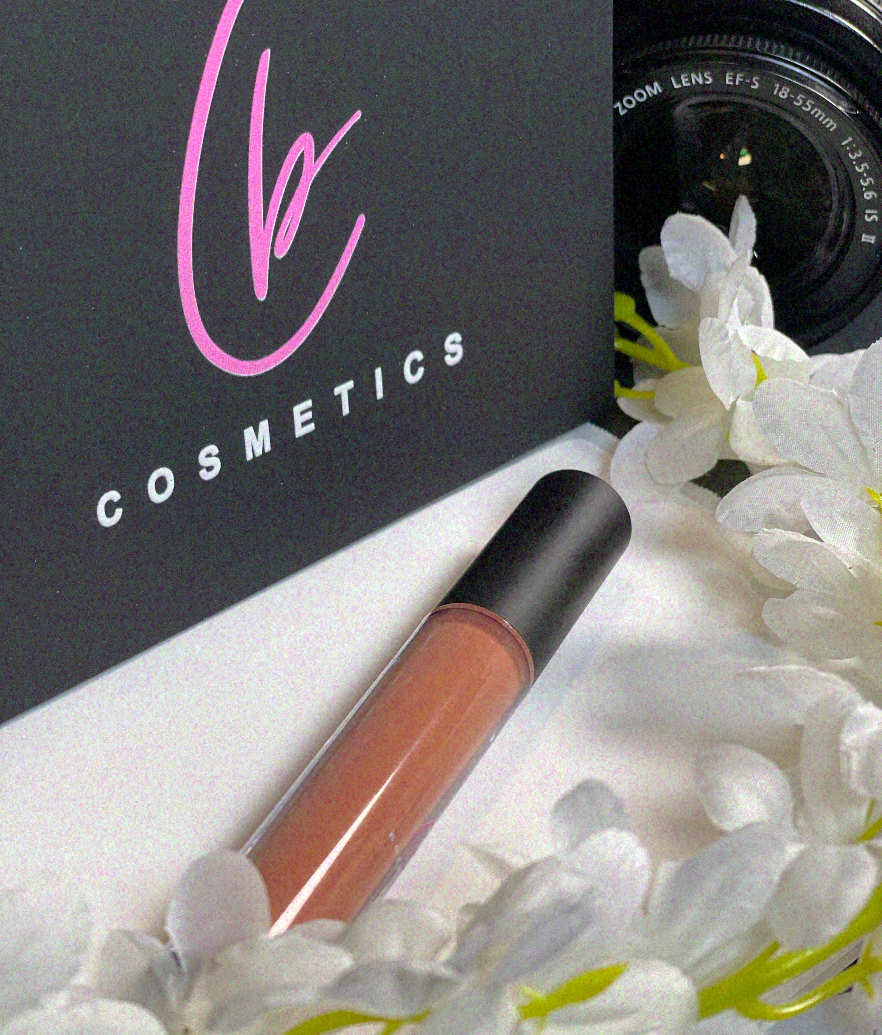 This soft nude shade is everything. If you're looking to add sexy to your look, then look no further. This color stay liquid matte lipstick is a great add on to your nude collection. 1 layer gives full coverage and 2-3 layers gives the full nude painted experience.